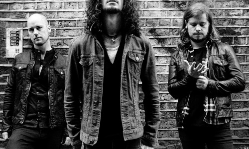 Barley Arts: al Legend Club di Milano il rock incendiario dei Raveneye - Video 'Come With Me' dei RavenEye, singolo dall'abum 